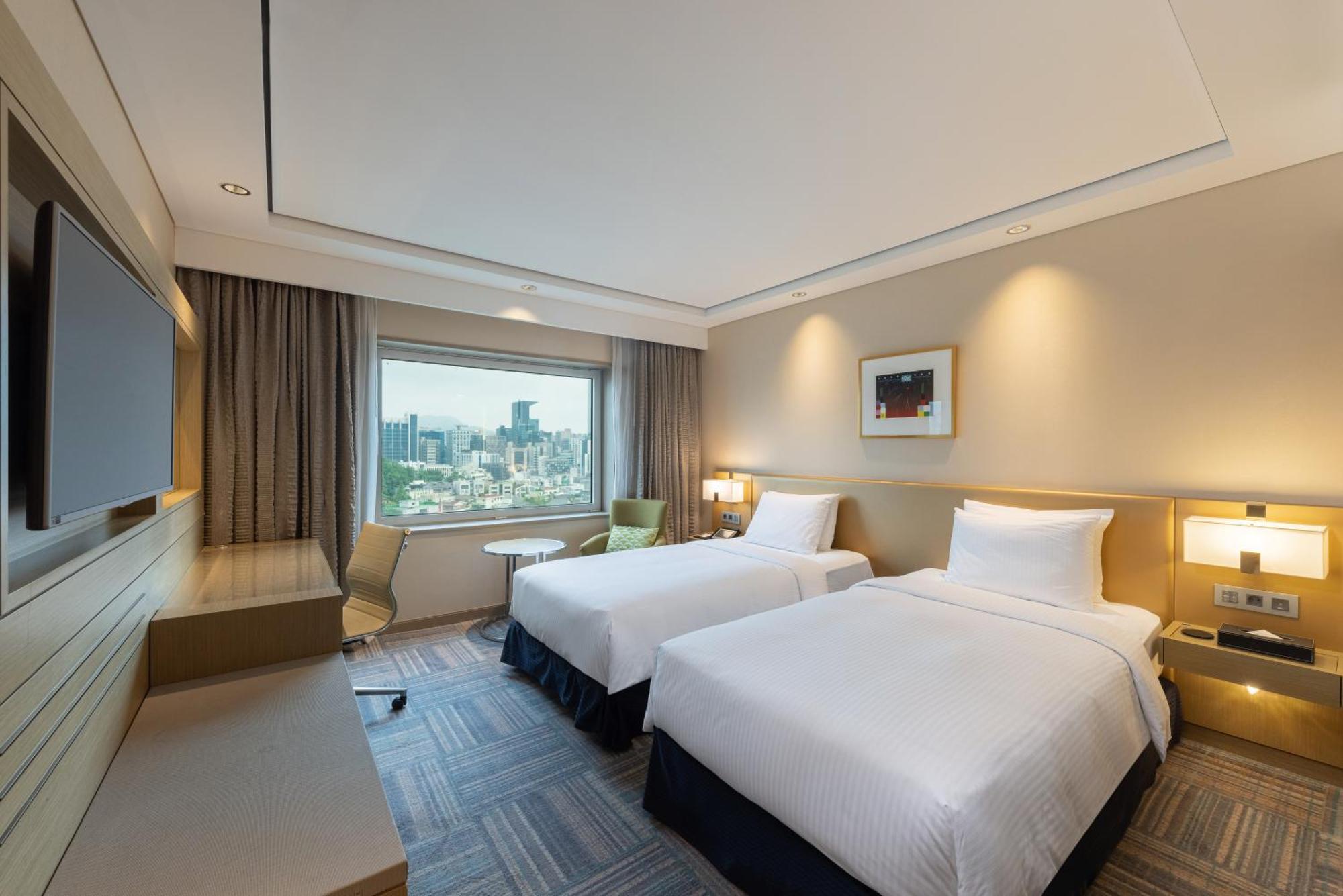Novotel Ambassador Gangnam Hotel 5*